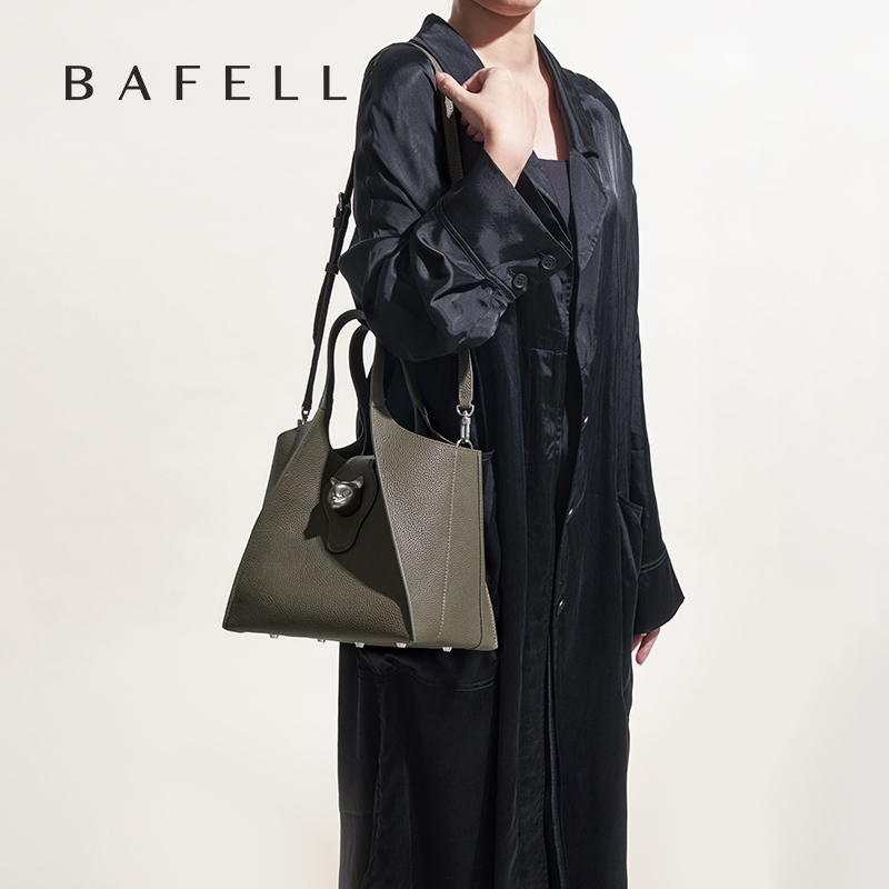 Bolsa de Mão Feminina BAFELLI  - Travel Accessories Luxury avaliação e preço
